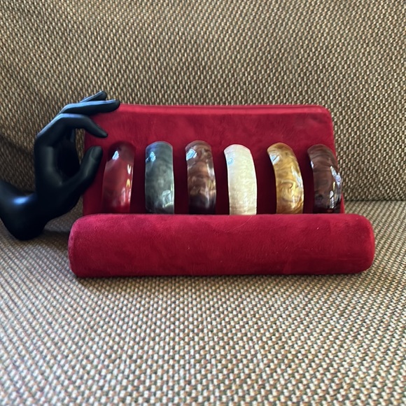 Six pretty barrettes for your wearing new and never worn. Sturdy. 4 1/2 “ each ! - Picture 6 of 6